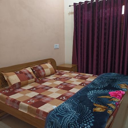 Anant Paying Guest House Ayodhya Zewnętrze zdjęcie