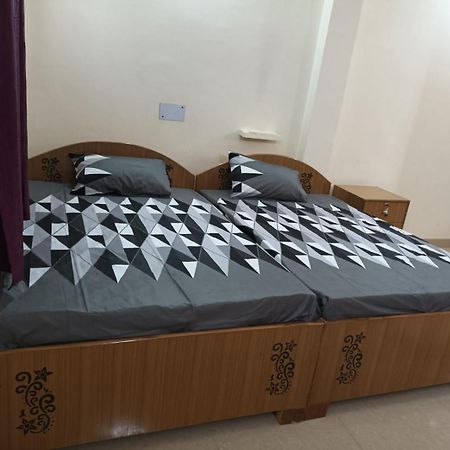 Anant Paying Guest House Ayodhya Zewnętrze zdjęcie