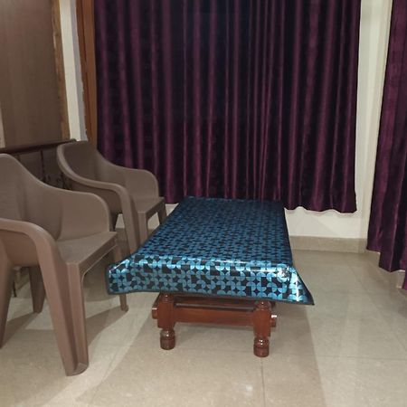 Anant Paying Guest House Ayodhya Zewnętrze zdjęcie