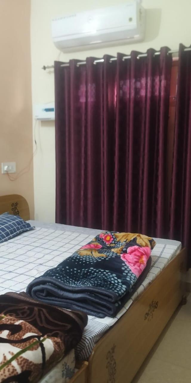 Anant Paying Guest House Ayodhya Zewnętrze zdjęcie